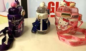 HELLO KITTY WATER BOTTLE