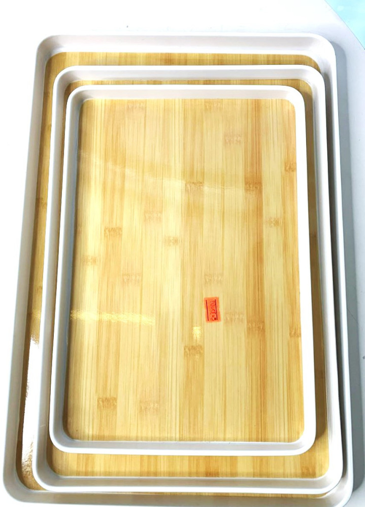 PLASTIC SERVING TRAY IN WOODEN COLOR