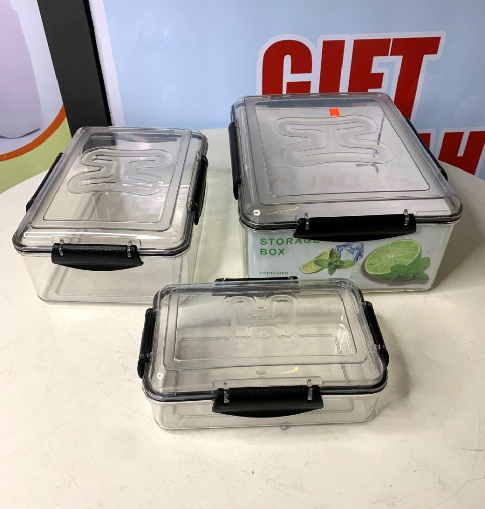 Air and liquid tight storage box