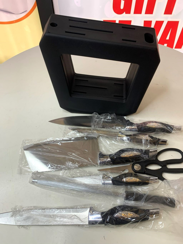 Black Bali set of 7 kitchenware knife set