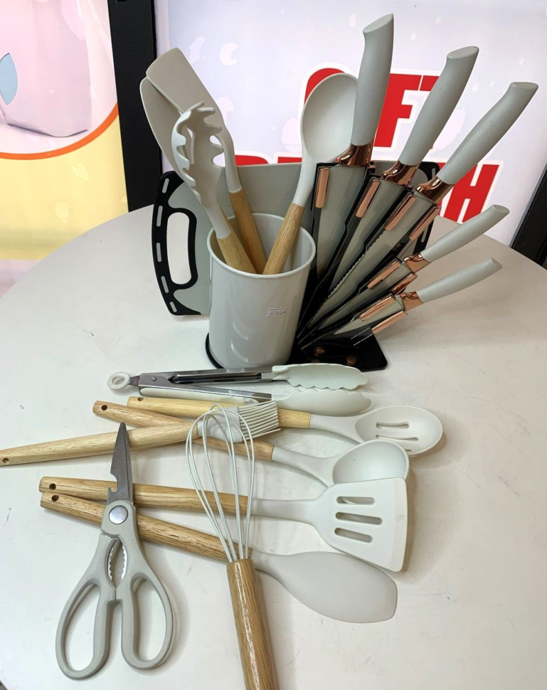 Kitchen utensil  and knives set