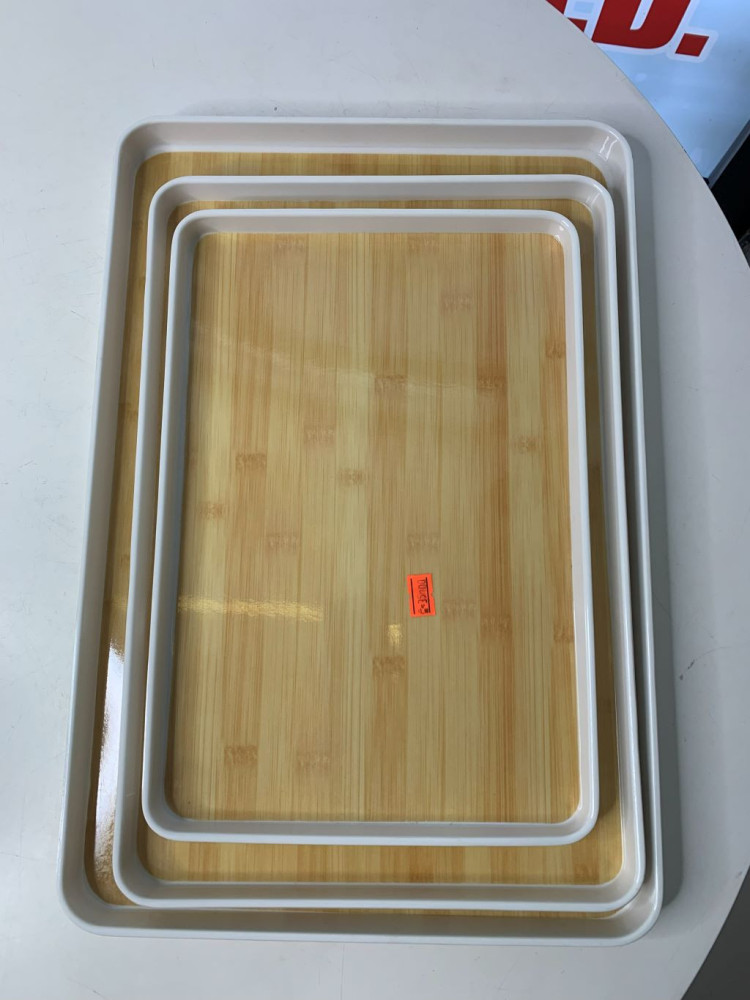 PLASTIC SERVING TRAY IN WOODEN COLOR